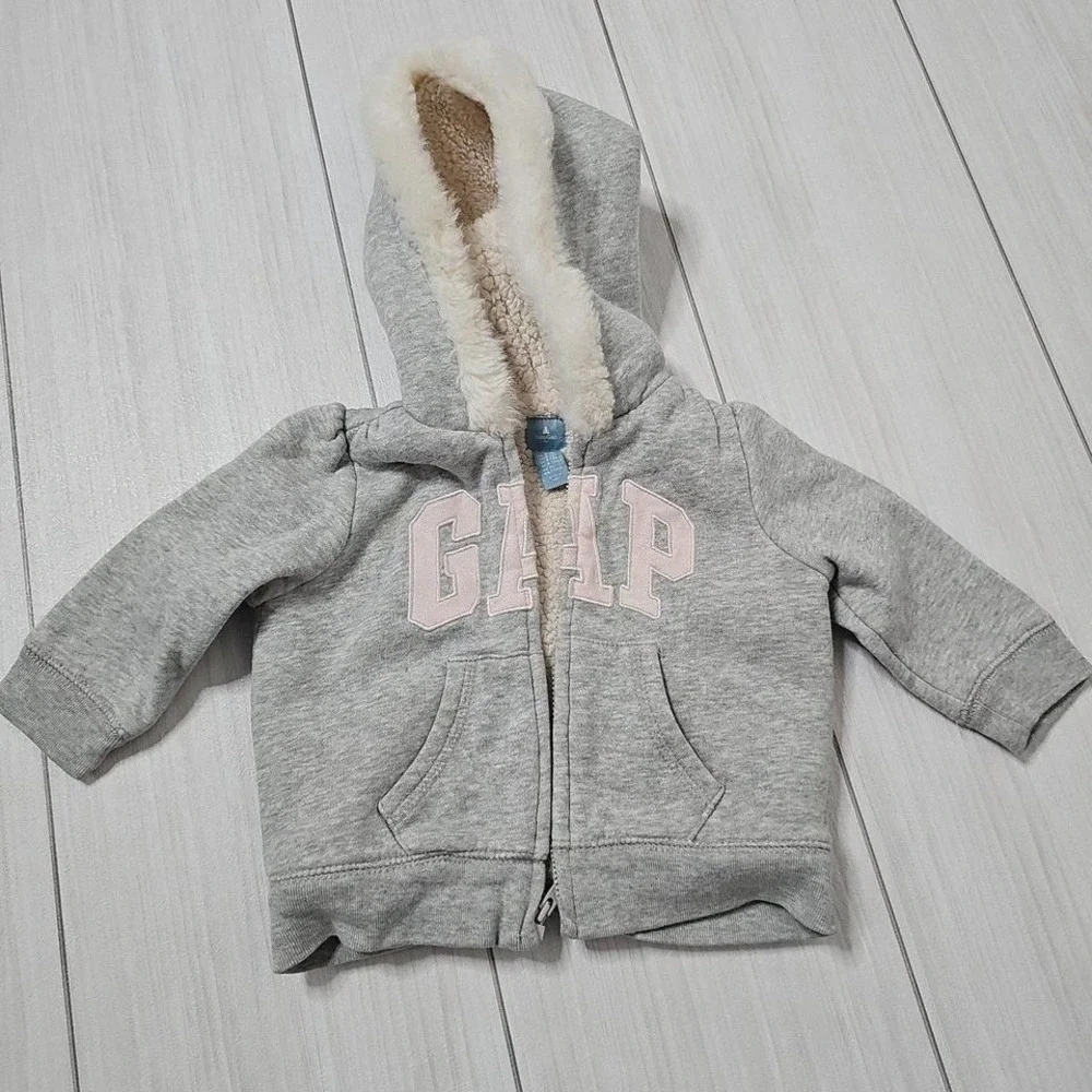 babyGap Baby Gray Sherpa Lined Zip Up Hoodie Jacket 6 12 Months Cozy Warm Casual